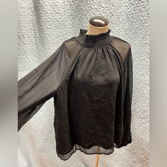 Long sleeve smocked top - Picture 3 of 10